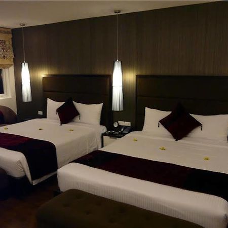 Hotel Orchid Kochi Ngoại thất bức ảnh
